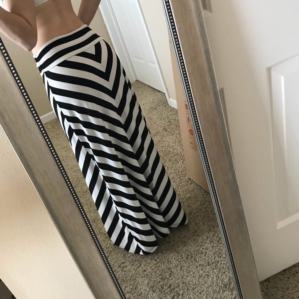 Chevron maxi skirt
